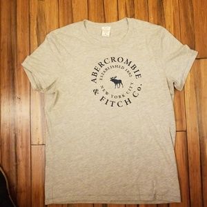 Men's gray Abercrombie shirt